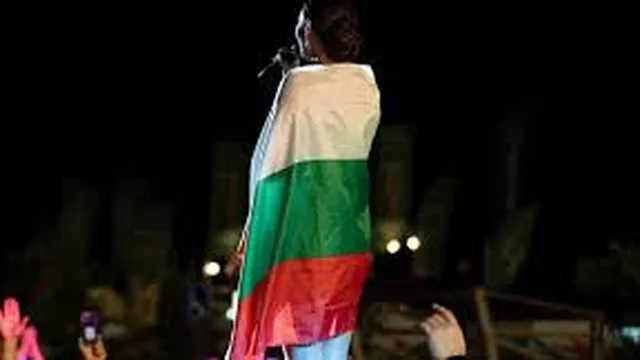 Щом българското знаме ви дразни... пичове, да вземем да ви съберем българските паспорти