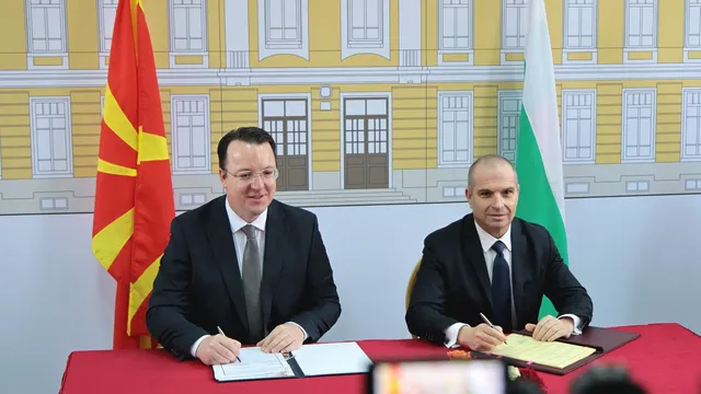България подписа документ със Северна Македония с водещ текст на английски: първи опасен езиков прецедент