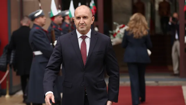 Ще излети ли политическият самолет на Радев след „Панорама“ тази вечер?